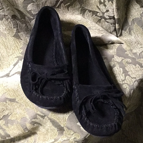 Minnetonka Moccasins - Picture 5 of 7